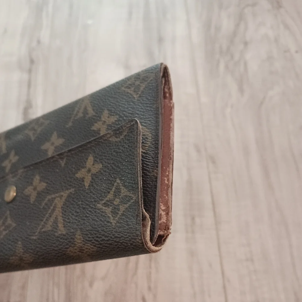 LOUIS VUITTON Porte Tresor International Wallet